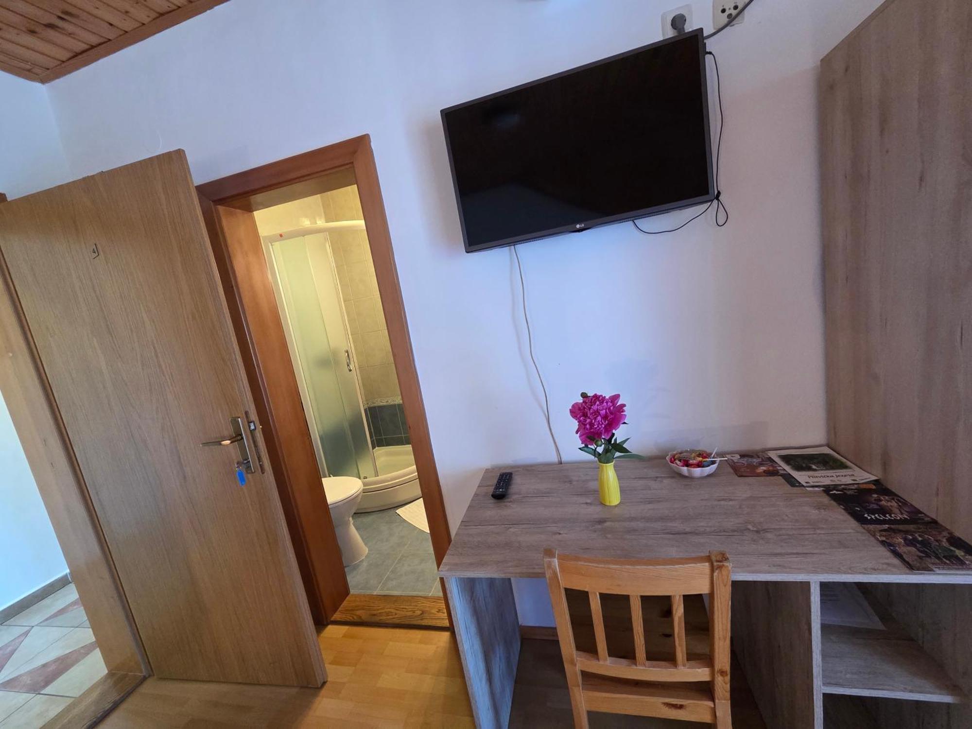 Apartman & Sobe Orhideja 斯莫利亚纳茨 外观 照片