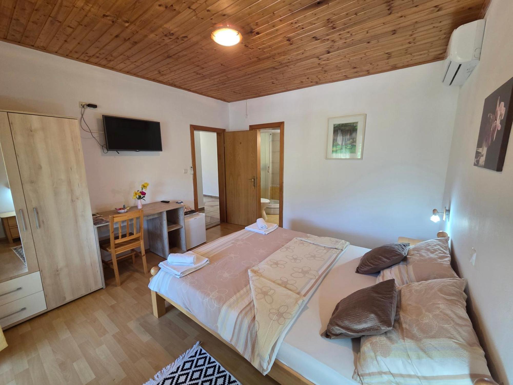 Apartman & Sobe Orhideja 斯莫利亚纳茨 外观 照片