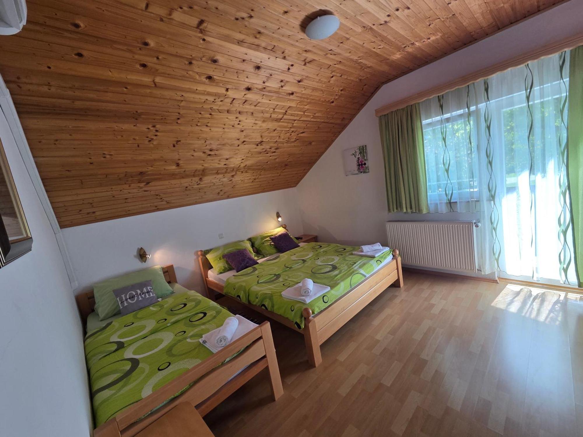 Apartman & Sobe Orhideja 斯莫利亚纳茨 外观 照片