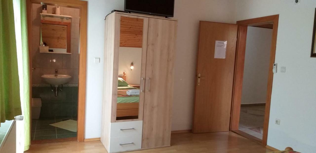 Apartman & Sobe Orhideja 斯莫利亚纳茨 外观 照片