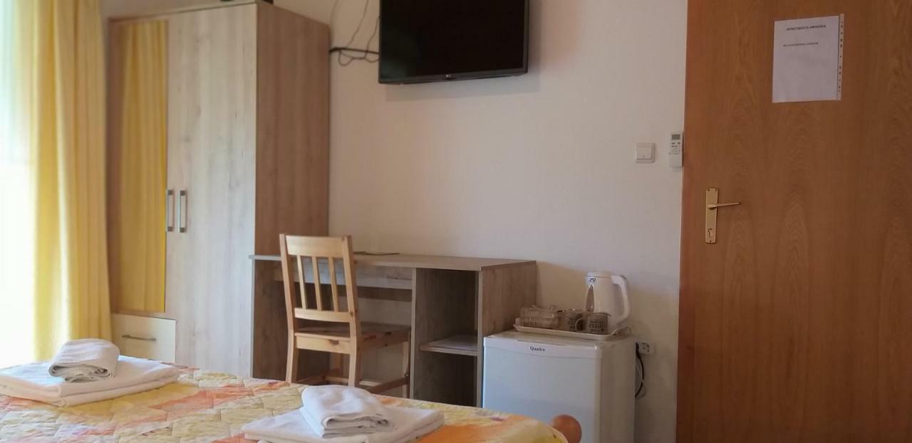 Apartman & Sobe Orhideja 斯莫利亚纳茨 外观 照片