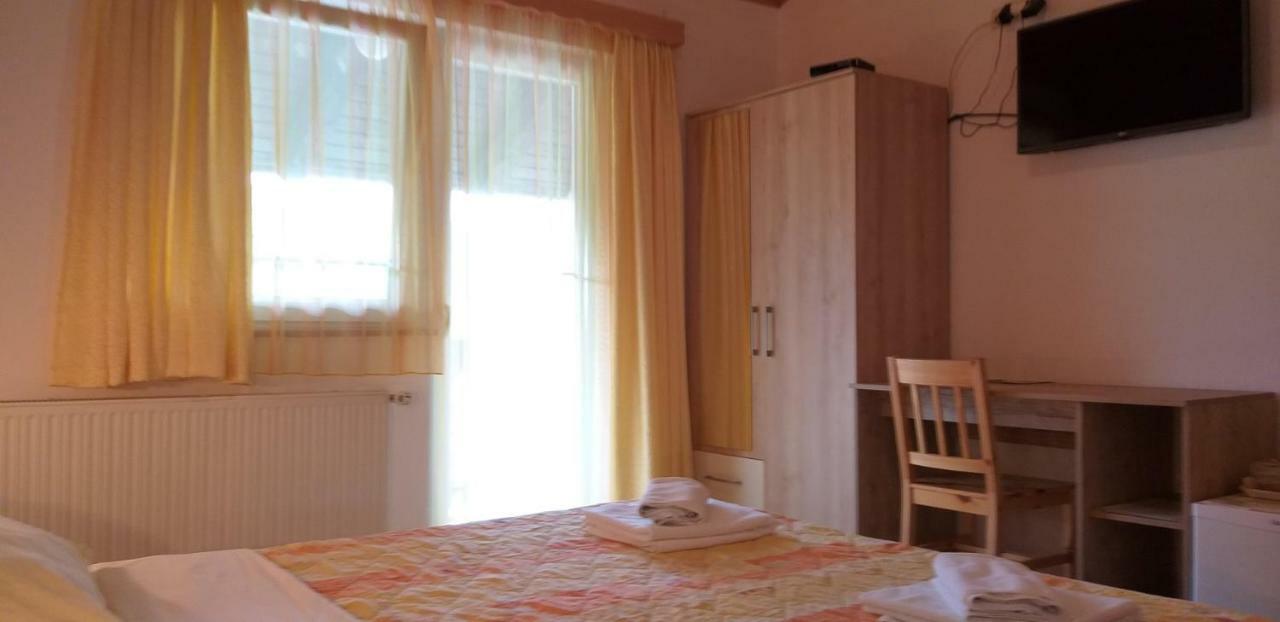 Apartman & Sobe Orhideja 斯莫利亚纳茨 外观 照片