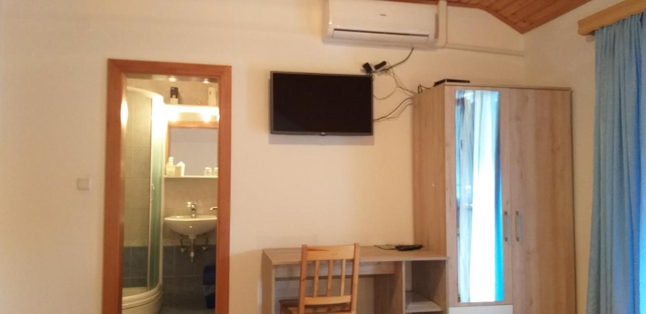 Apartman & Sobe Orhideja 斯莫利亚纳茨 外观 照片