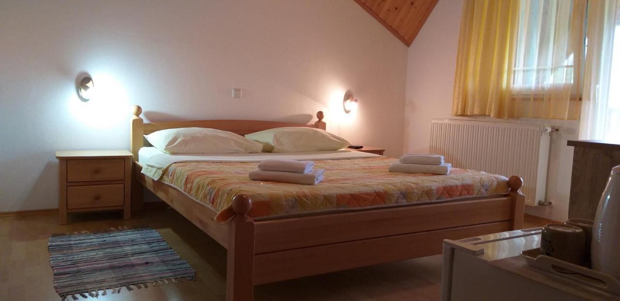 Apartman & Sobe Orhideja 斯莫利亚纳茨 外观 照片